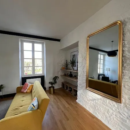 Bright 70m2 In Historic Center W Pkg