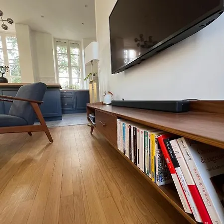Bright 70m2 In Historic Center W Pkg Apartment