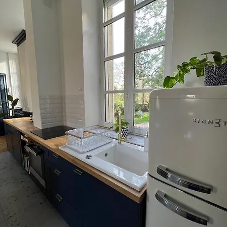 Bright 70m2 In Historic Center W Pkg Apartment *